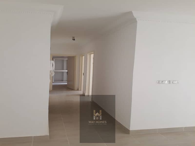 For sale in Madinaty, a ground floor apartment with a garden of 108 sqm and a 55 sqm yard with a down payment and old booking installments in B14 - Widok 4