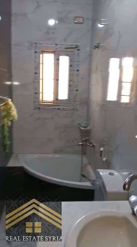 11 1000510697. jpg