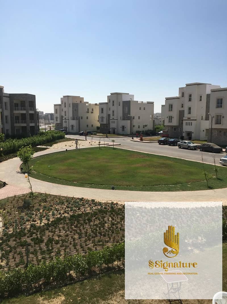 For sale: Chalet with a roof terrace, two bedrooms, Ready To Move, furnished, with a swimming pool view in Amwaj North Coast, Sidi Abdel Rahman. - Vista 2