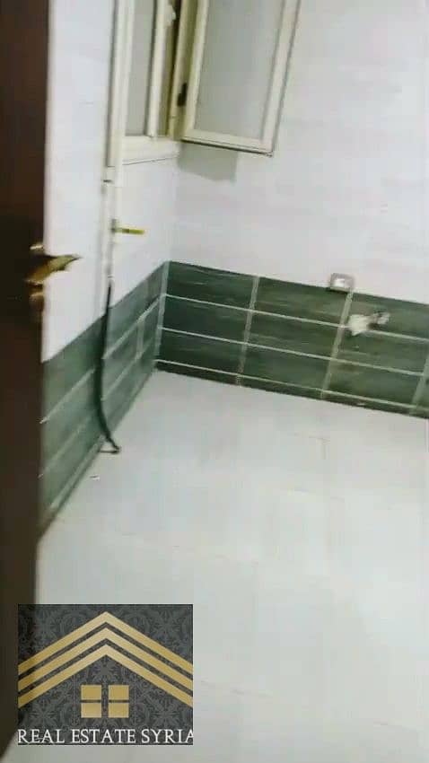8 1000510815. jpg