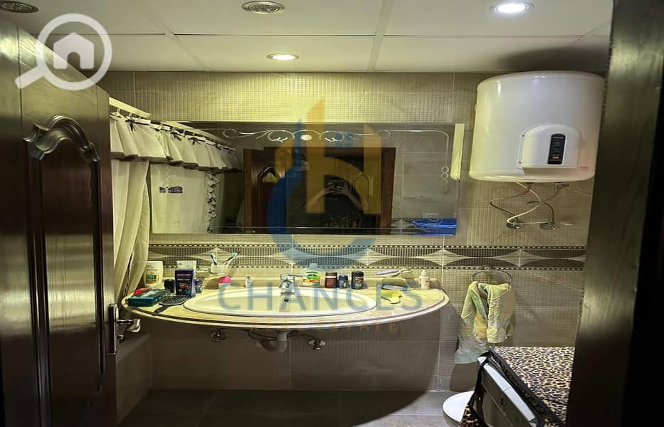 Apartment for sale in Al Yasmeen 4, overlooking a large front and back garden, with Super Lux finishing. - Więcej