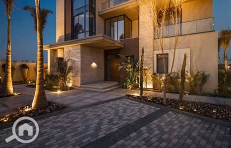 6 Bedroom Villa for Sale in Sheikh Zayed, Giza - 476238320_1128176755458895_3555988079888691059_n_1400x900. jpg 6 Bedroom Villa for Sale in Sheikh Zayed, Giza - 476238320_1128176755458895_3555988079888691059_n_1400x900. jpg