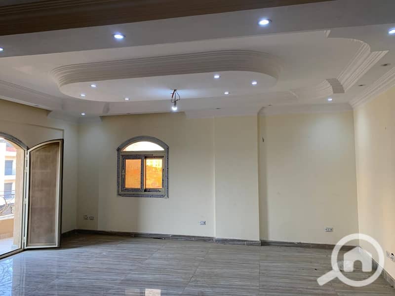 Apartment for rent 160m in the First Settlement on the square, second floor in a villa, first occupancy, super lux. - Mehr