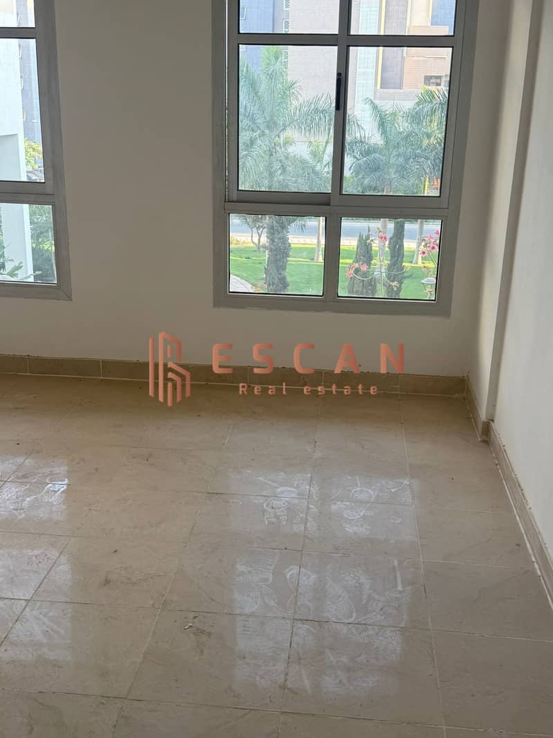 Apartment for rent in Madinaty, in the most prestigious phase of the city, in B8. A distinctive apartment with an area of 224 square meters, located - Vista 4