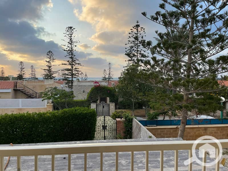 The best duplex villa, two floors, with a private pool and a clear sea view, in the best village of Ramses, North Coast, kilometer 45 - Aanzicht 2