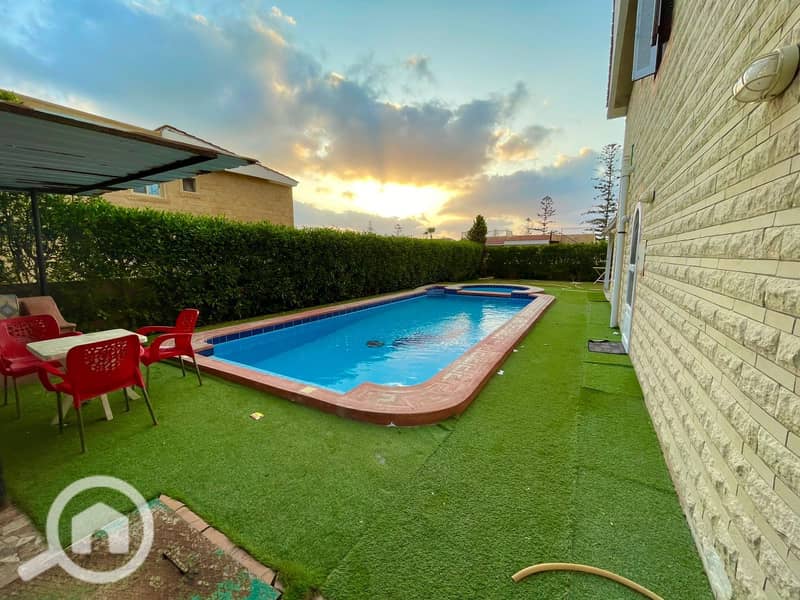 The best duplex villa, two floors, with a private pool and a clear sea view, in the best village of Ramses, North Coast, kilometer 45 - Aanzicht 6