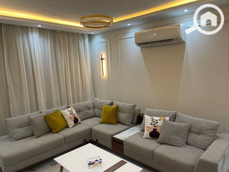 Furnished apartment for rent in One Katameya Compound, hotel-style furnishings - Widok 2