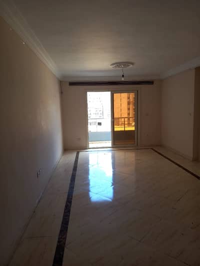 3 Bedroom Apartment for Sale in Laurent, Alexandria - شقة للبيع فى الاسكندرية - لوران شارع شعراوي - 150م - من المالك مباشرة