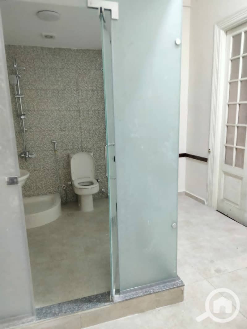 Two apartments with high ceilings (workspace _ hostel) in downtown jacuzzi _ sauna new furnishings - Widok 6
