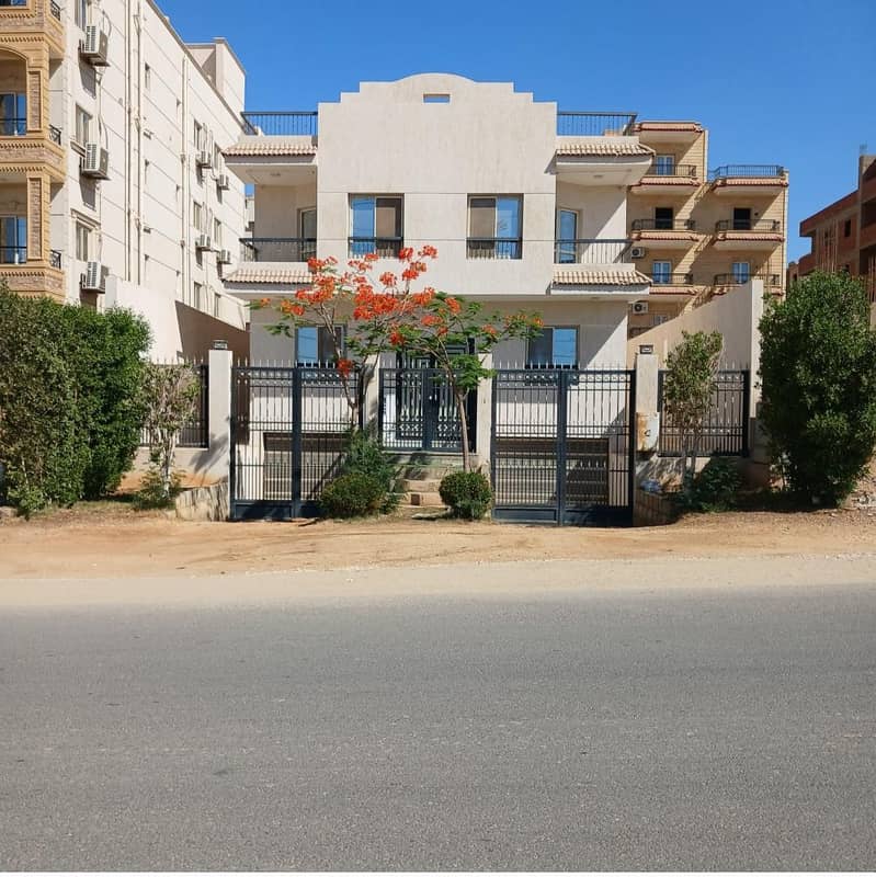 Land for sale in Al-Thawra Al-Khadra, Sheikh Zayed, next to Hyper and Al-Mahwar - Ansicht 4