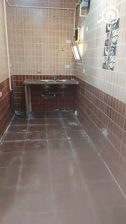 Apartment for rent unfurnished in Sheikh Zayed District 16 block 2 - Więcej