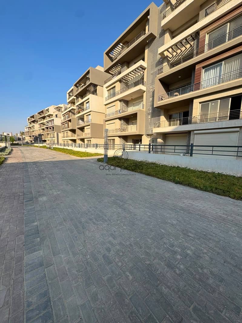 Prime Apartment for Sale in Palm Hills New Cairo Fully Finished Ready to Move with Landscape and Parking View in Premium Location - Widok 3