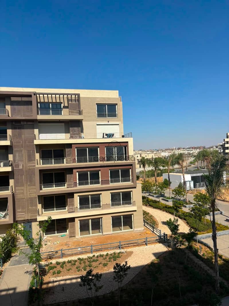 Prime Apartment for Sale in Palm Hills New Cairo Fully Finished Ready to Move with Landscape and Parking View in Premium Location - Widok 4