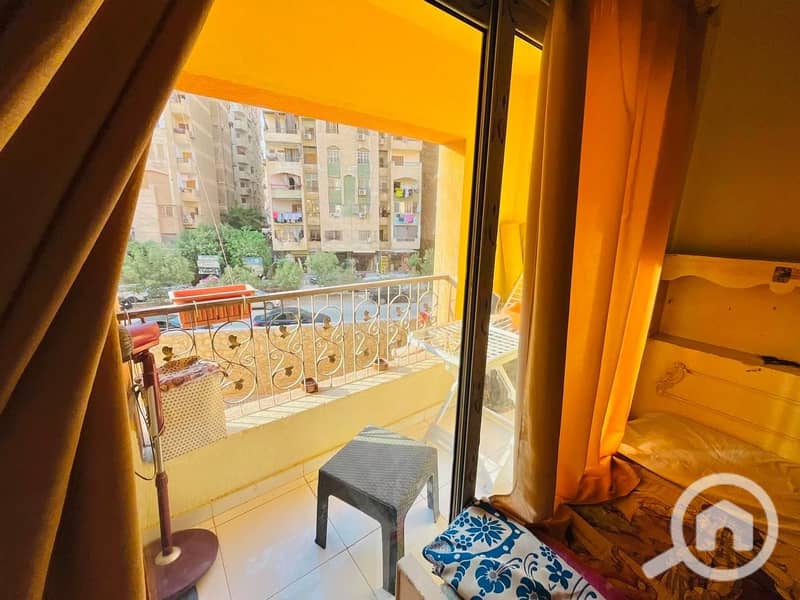 Apartment for sale in Maadi Gardens, front-facing and sea-facing view. Area: 100 sq mConsists of 2 bedrooms, reception, kitchen, bathroom, and 2 balcon – pohled 2