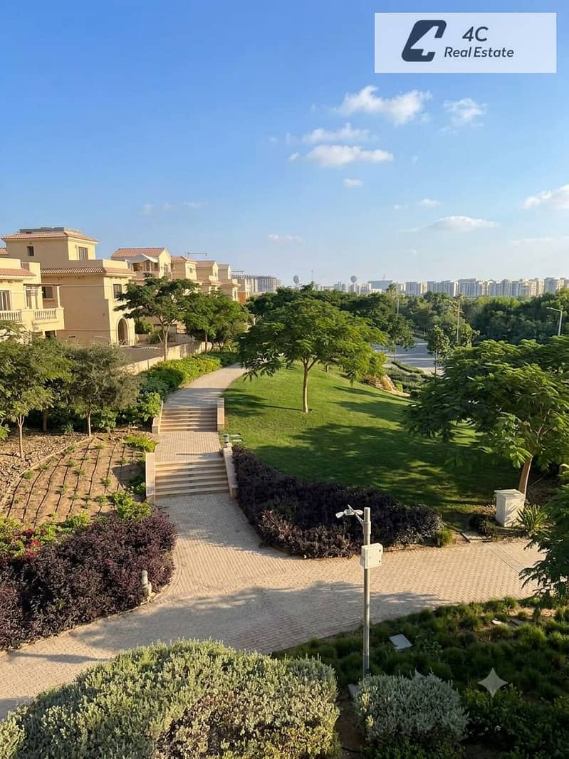 A prime location corner north-facing and fully finished standalone villa 363 m ready to move in Hyde Park New Cairo next to Mivida It features - Aanzicht 2