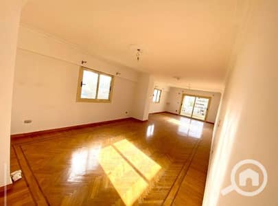 4 Bedroom Flat for Rent in Kafr Abdo, Alexandria - IMG-20260702-WA0008. jpg 4 Bedroom Flat for Rent in Kafr Abdo, Alexandria - IMG-20260702-WA0008. jpg