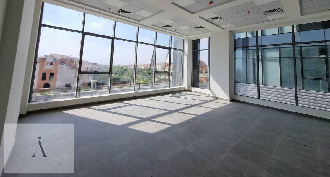 Finished Office at 3’sixty 84m for Rent -New Cairo - Więcej