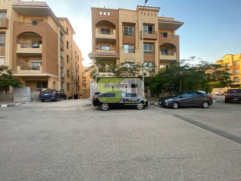 Distinctive 170 sqm apartment with a 120 sqm garden, super lux finishing inside Kompond Al-Khamail in Sheikh Zayed. – pohled 2