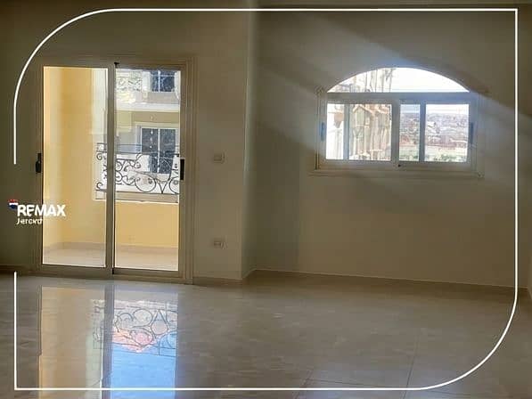 apartment for rent in District 4 El Motamayez offering generous space and a practical layout - Widok 4