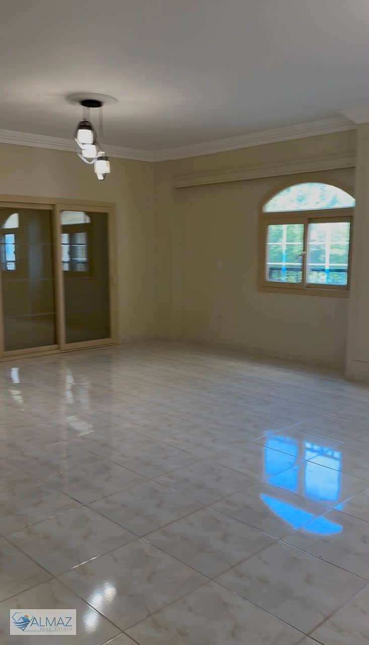 Apartment for rent in the 4th Neighborhood, First Settlement, 150 sq m, fully furnished with kitchen and chandeliers. - Widok 4