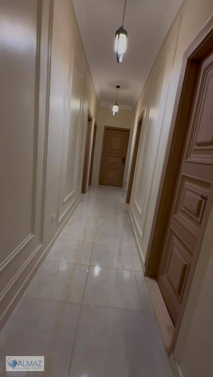 Apartment for rent in the 4th Neighborhood, First Settlement, 150 sq m, fully furnished with kitchen and chandeliers. - Więcej
