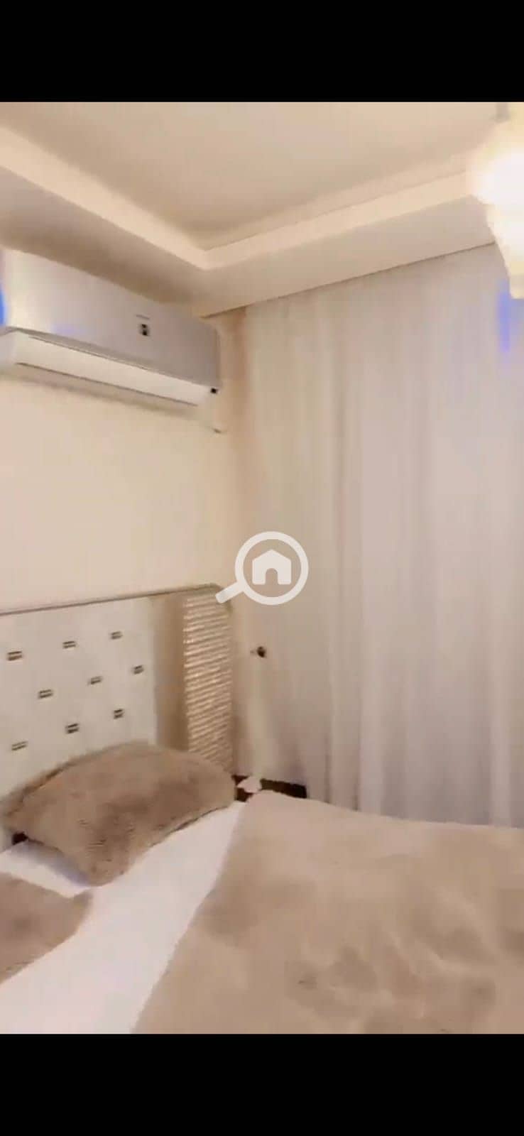 Furnished apartment for rent, three rooms and two bathrooms in Al Baron Compound directly on the Maadi Ring Road, fifth floor. The compound has security and guard services around the clock. The apartment has a garden view, natural gas, internet, and two fully air-conditioned balconies. The price is 27,000 monthly for a one-year duration, and the video. – další
