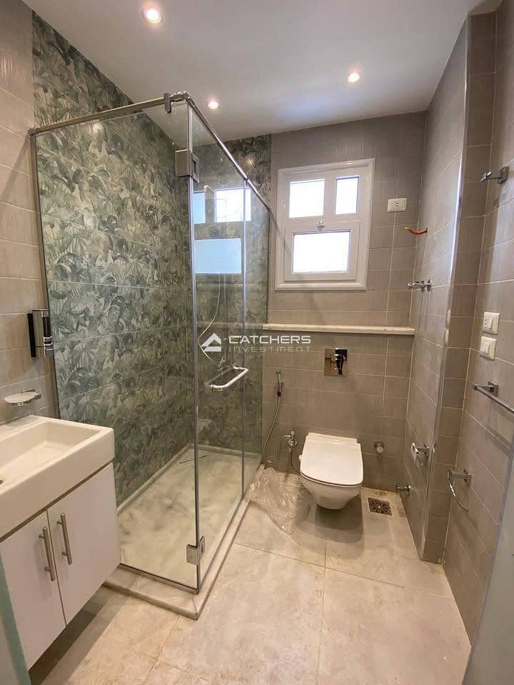 Fully finished apartment in a prime location inside a compound with an open view overlooking landscaped areas and lagoons, located in one of the best - Mehr