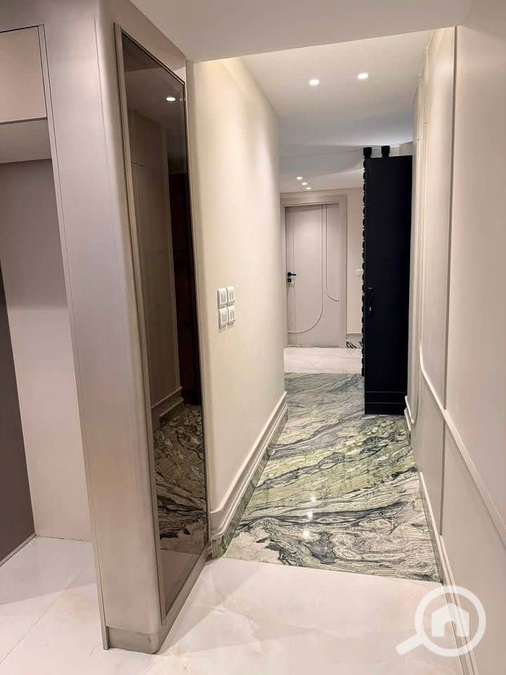Ready-to-move apartment for sale in the heart of the New Capital || 3 bedrooms || Directly overlooking the Green River. – pohled 4