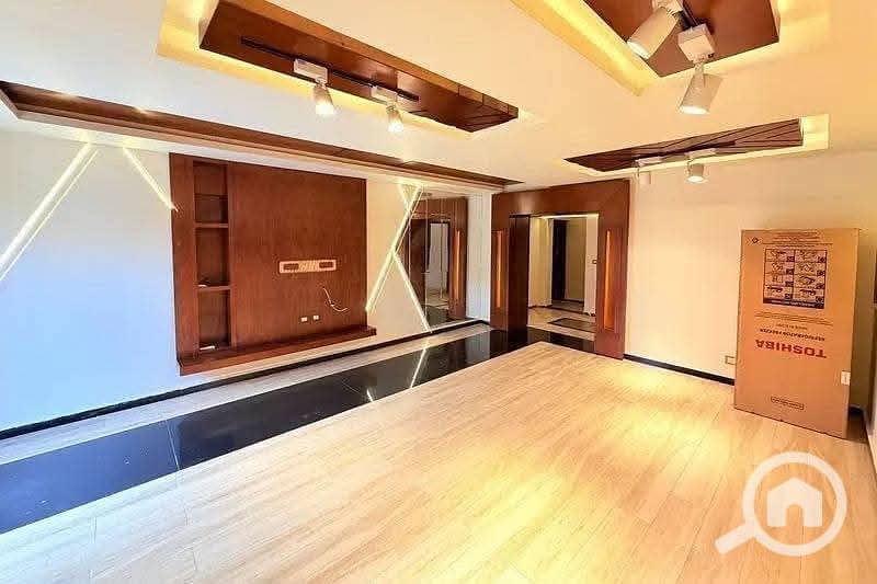 Apartment for sale with private garden 50m North facing super lux ready to move in with kitchen and AC’s Prime location near mosque and Avenue Mall - Widok 2