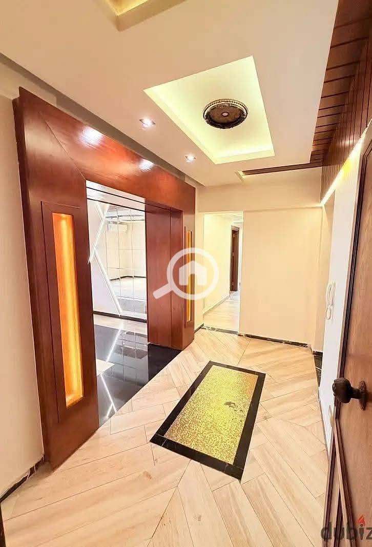 Apartment for sale with private garden 50m North facing super lux ready to move in with kitchen and AC’s Prime location near mosque and Avenue Mall - Widok 3