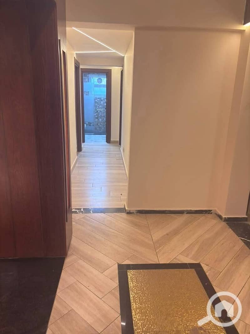 Apartment for sale with private garden 50m North facing super lux ready to move in with kitchen and AC’s Prime location near mosque and Avenue Mall - Widok 5
