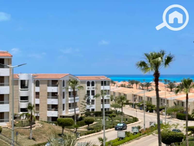 A sea view apartment is available only from July 17 to 24 in Diamond Beach Village, kilo 90, with a clear sea view. The apartment consists of three rooms, two of which are air-conditioned, and two bathrooms. All details about the apartment and the village are in the description. - Widok 3