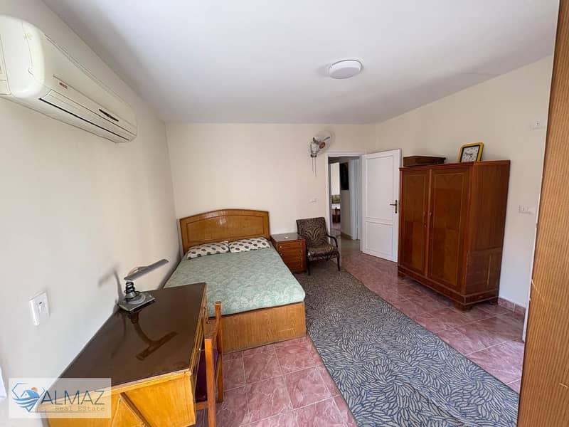 Furnished 175 sqm apartment for rent in Rawdat Al-Azhar Compound in New Cairo, located near Future University and Garden 8 Mall. - Widok 2