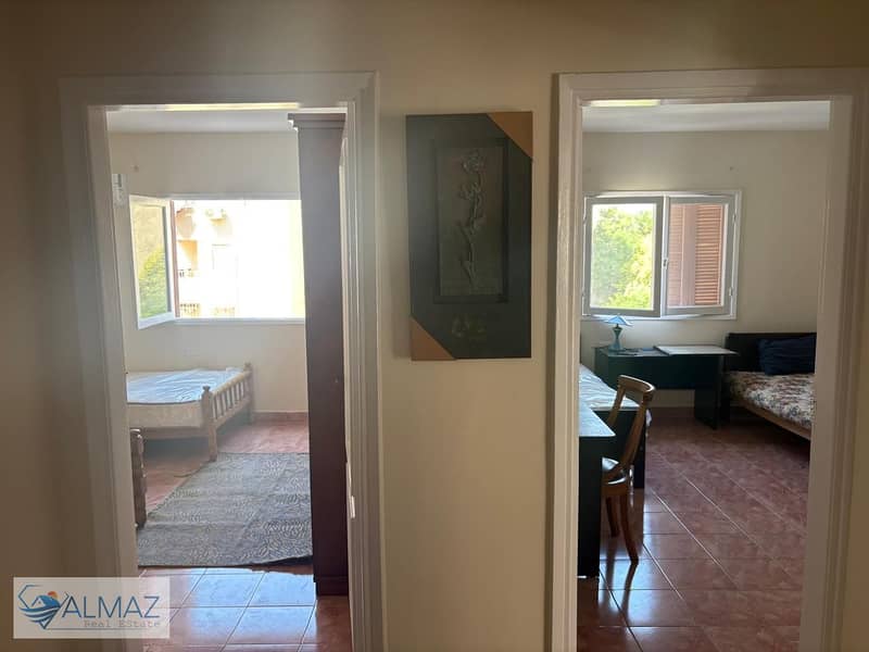 Furnished 175 sqm apartment for rent in Rawdat Al-Azhar Compound in New Cairo, located near Future University and Garden 8 Mall. - Widok 5