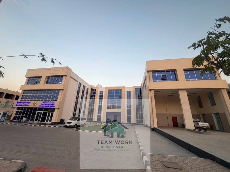 With a down payment of 33 million EGP | Own a medical/administrative floor of 870m² in Al-Khamayel, directly opposite the Police Mosque - Więcej