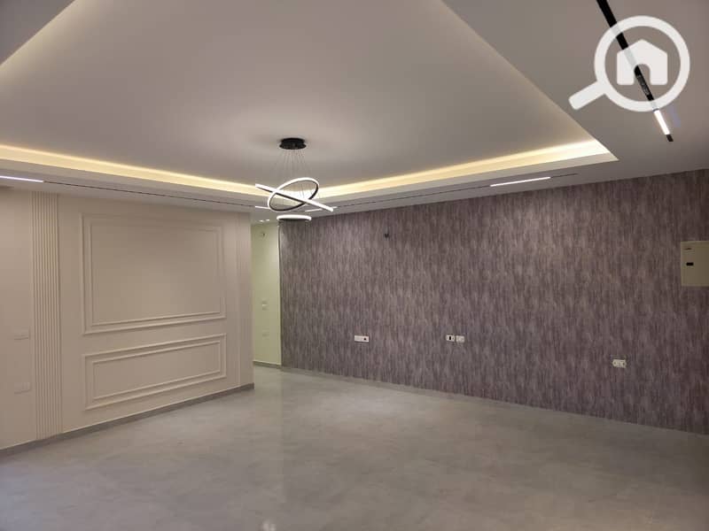 Apartment for sale with ultra-super luxury finishing and a distinctive view of Beverly Hills - Sheikh Zayed! Location: Neighborhood 16, Block 2 – Fully waterfront double view. - Aanzicht 6