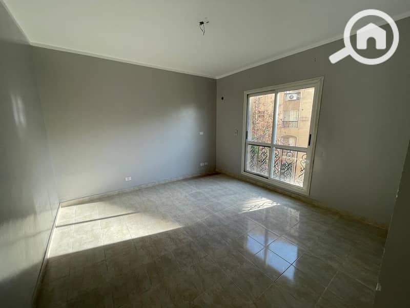 Stunning 180 sqm Garden View Apartment for Sale in Al Rehab 2 | Fully Finished | 3 Bedrooms | Spacious Reception | Prime Location - Mehr