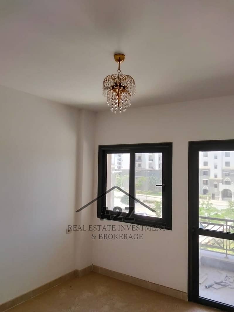Apartment for rent in the compound of Selya, the administrative capital, with kitchen, heaters, and chandeliers, first residence, ready to move in. - Widok 3