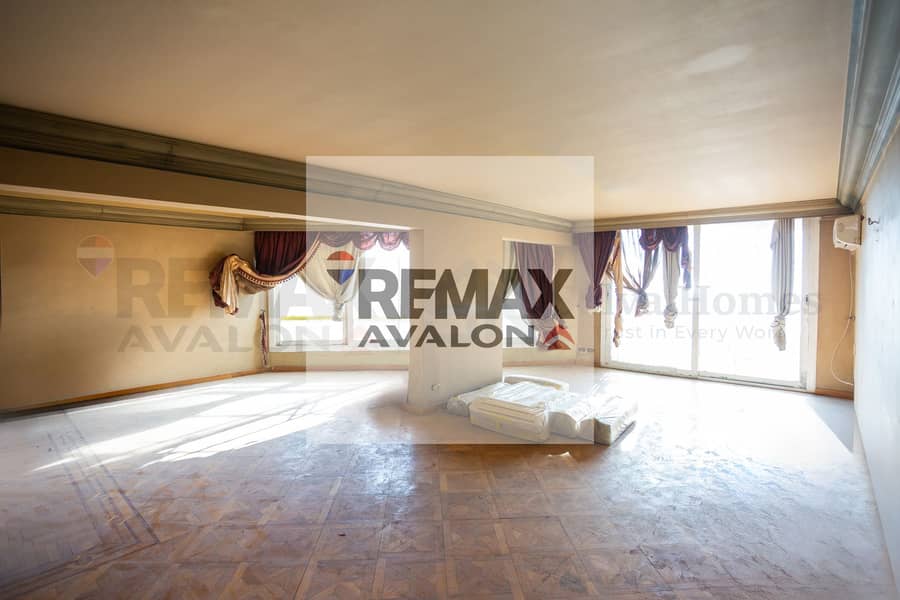 Apartment for Sale in Zizinia – Seafront Landmark Building with Side Sea View - Visning 3