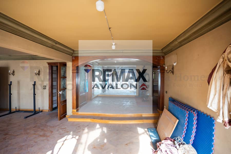 Apartment for Sale in Zizinia – Seafront Landmark Building with Side Sea View - Visning 4