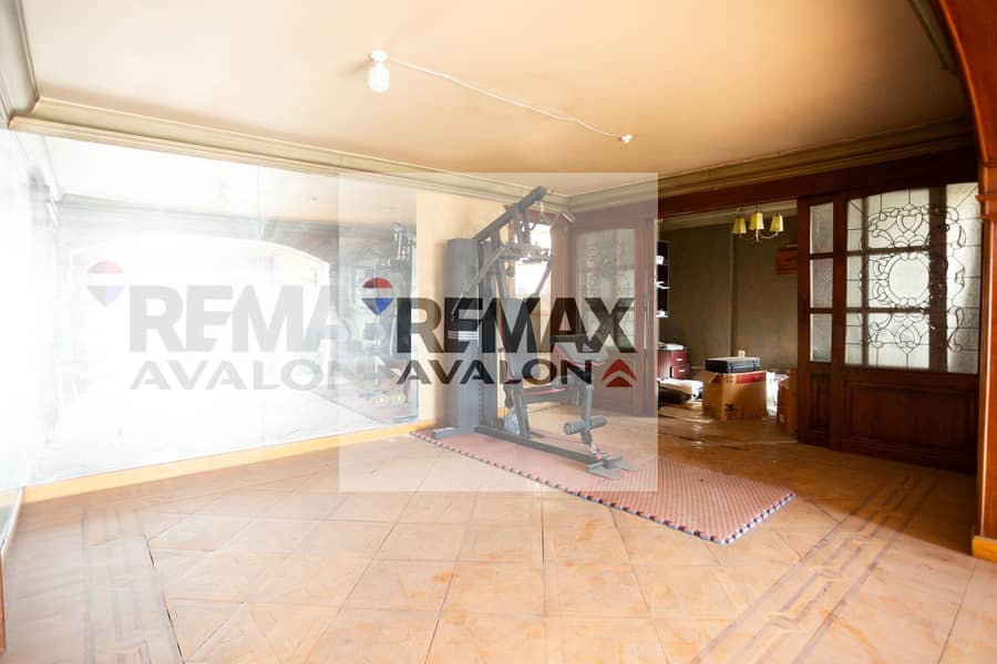 Apartment for Sale in Zizinia – Seafront Landmark Building with Side Sea View - Visning 5
