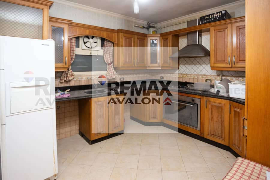 Apartment for Sale in Zizinia – Seafront Landmark Building with Side Sea View - Flere
