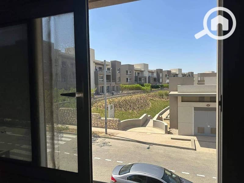 Townhouse next to Al Ahly Club. Premium Location, Ready to move - Aanzicht 4