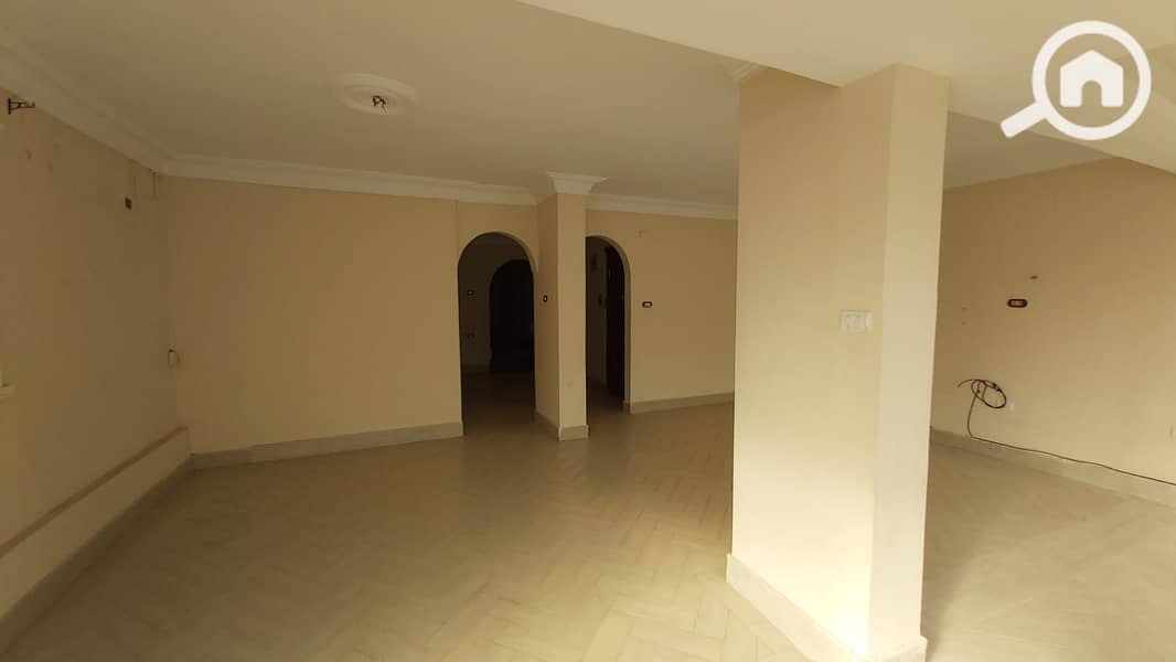 For quick sale in the eighth district, branches of Makram Ebeid, Hisham Labib Street. – pohled 2