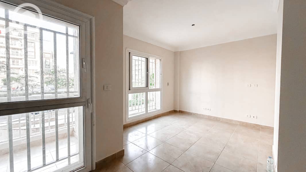 Studio for legal rent in Madinaty, one room, one bathroom, and kitchen in the distinguished area B12 in front of the wholesale house and services. - Widok 3