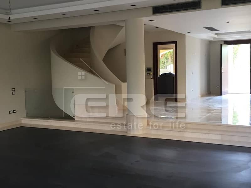 A distinctive villa for rent in Patio 2 at the lowest price, prime location. - Mehr