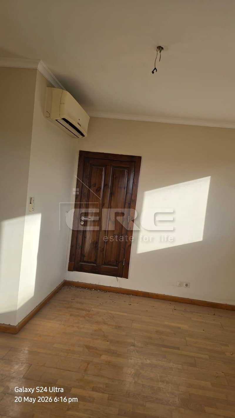 5-bedrooms villa with prime location – pohled 6