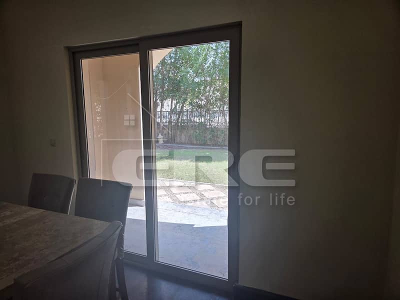 Twin house for rent, 4 bedrooms and a maid's room, at the lowest price in the market. - Więcej