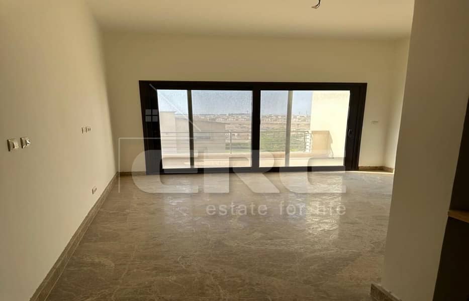 Twin house for sale in Levana up Town Cairo, 3 bedrooms, prime location semi furnished - Więcej