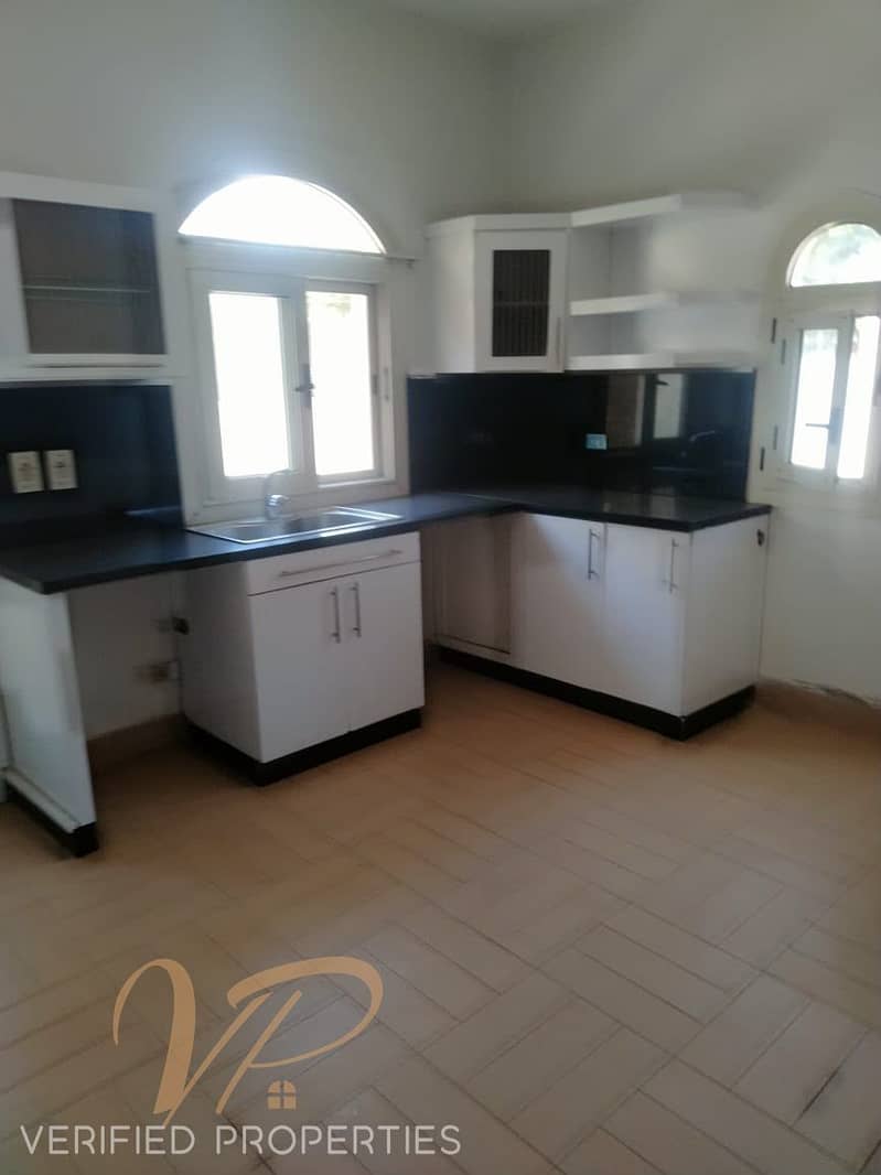 Villa for rent 300m in Al-Nakheel Compound in Al-Shorouk, a prime location within the compound. - Mehr